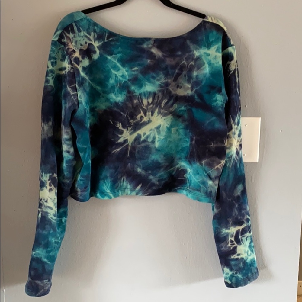 Cropped Sweater - Picture 2 of 4